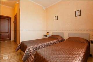 Гостиница Bons Лабинск Двухместный номер с 2 отдельными кроватями-4