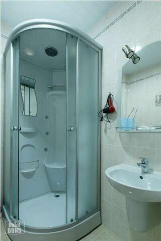 Гостиница Bons Лабинск Двухместный номер с 2 отдельными кроватями-1