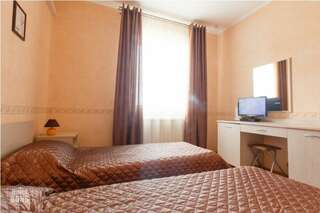 Гостиница Bons Лабинск Двухместный номер с 2 отдельными кроватями-6